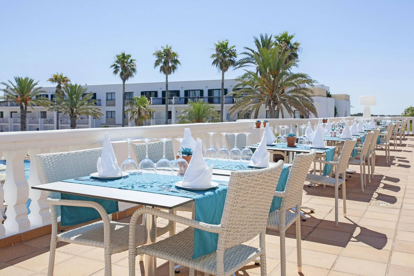 Grupotel-Mar-de-Menorca-Restaurant-15