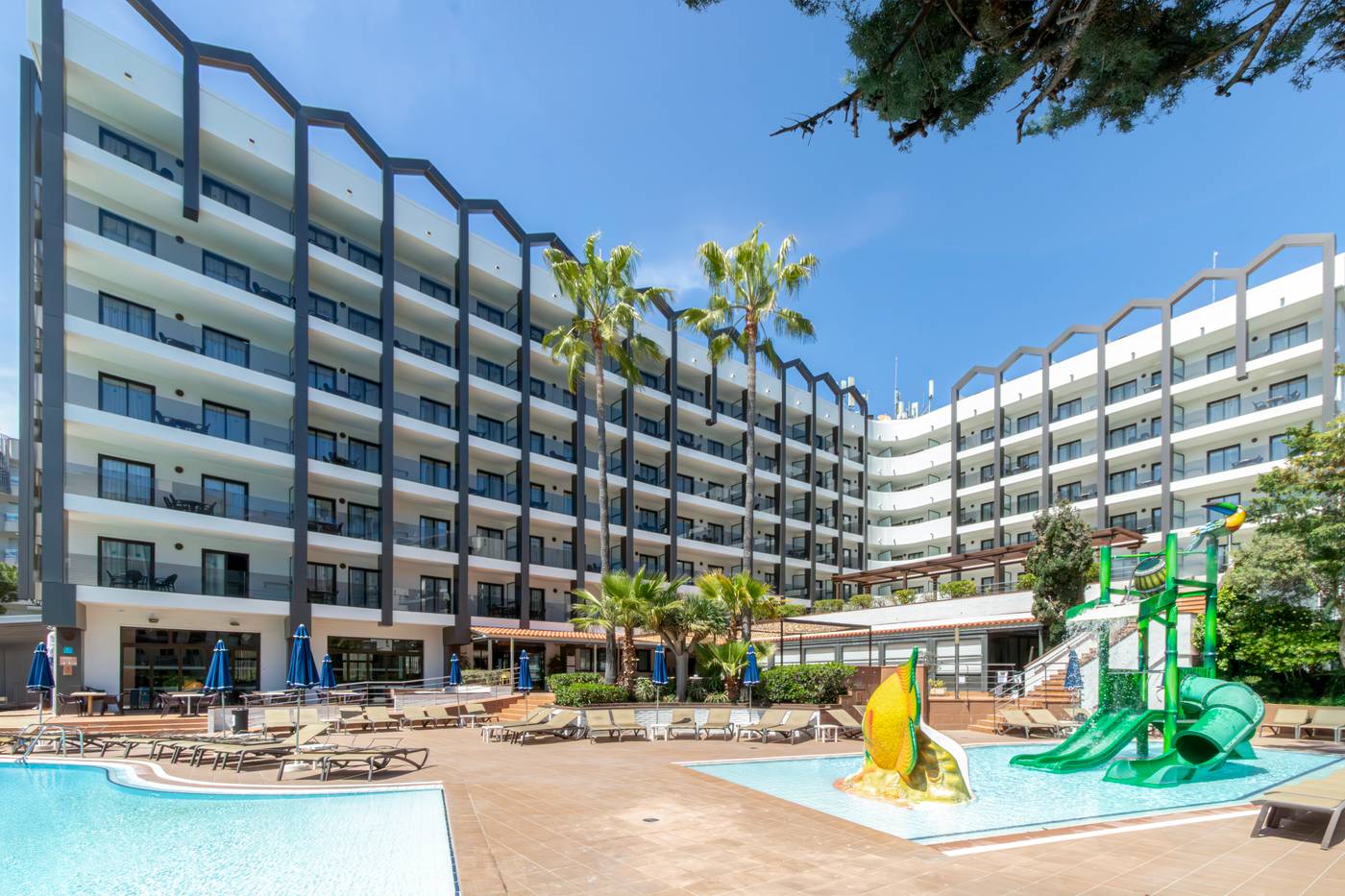 12.06.25 Golden Avenida Family Suites