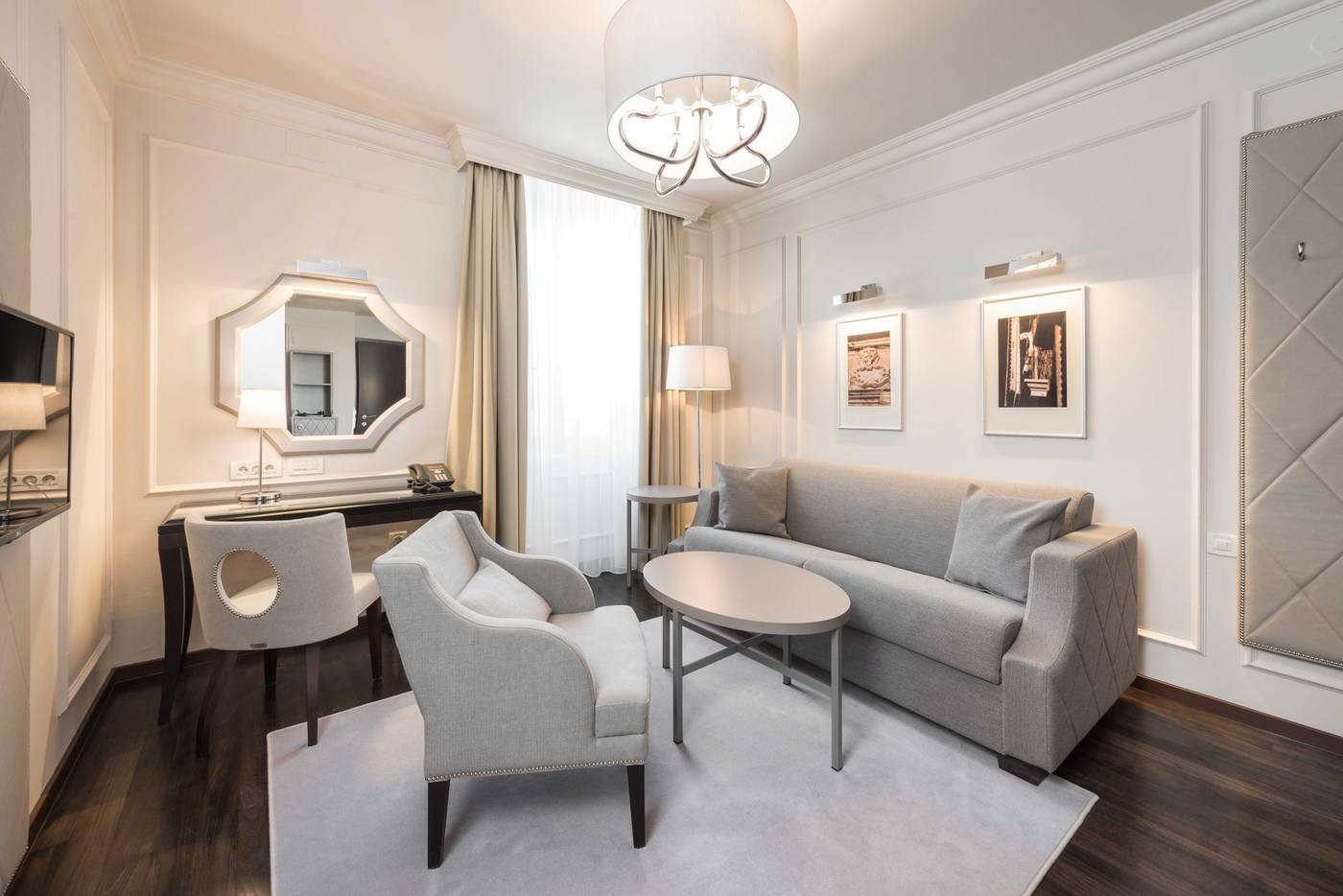 Heritage-Hotel-Bastion-Room-11