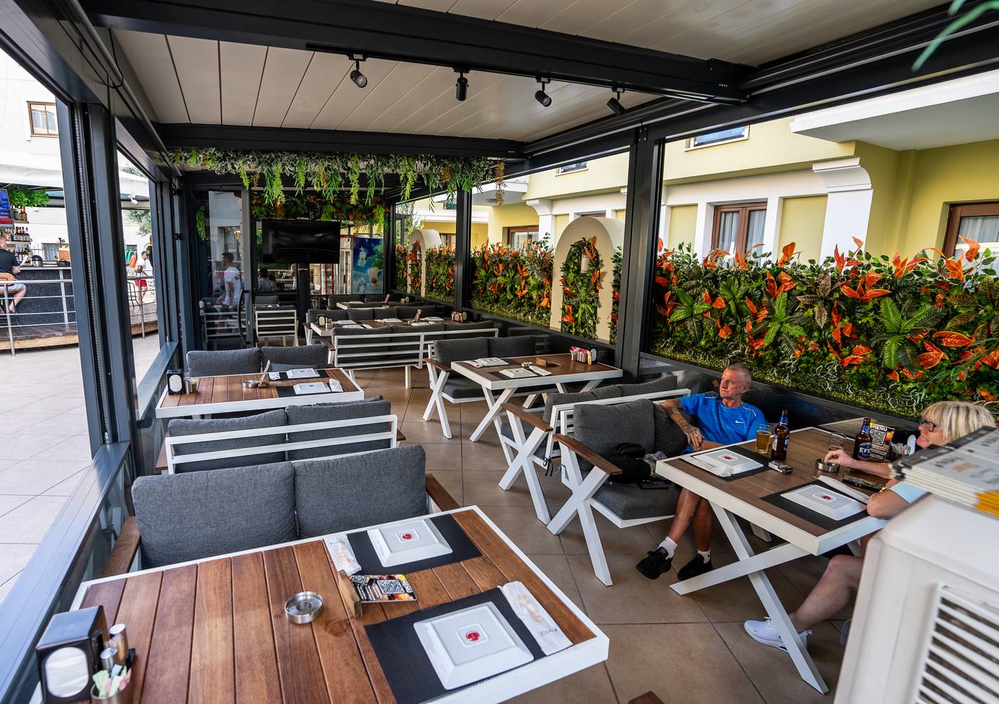 Club-Karakas-Restaurant-30