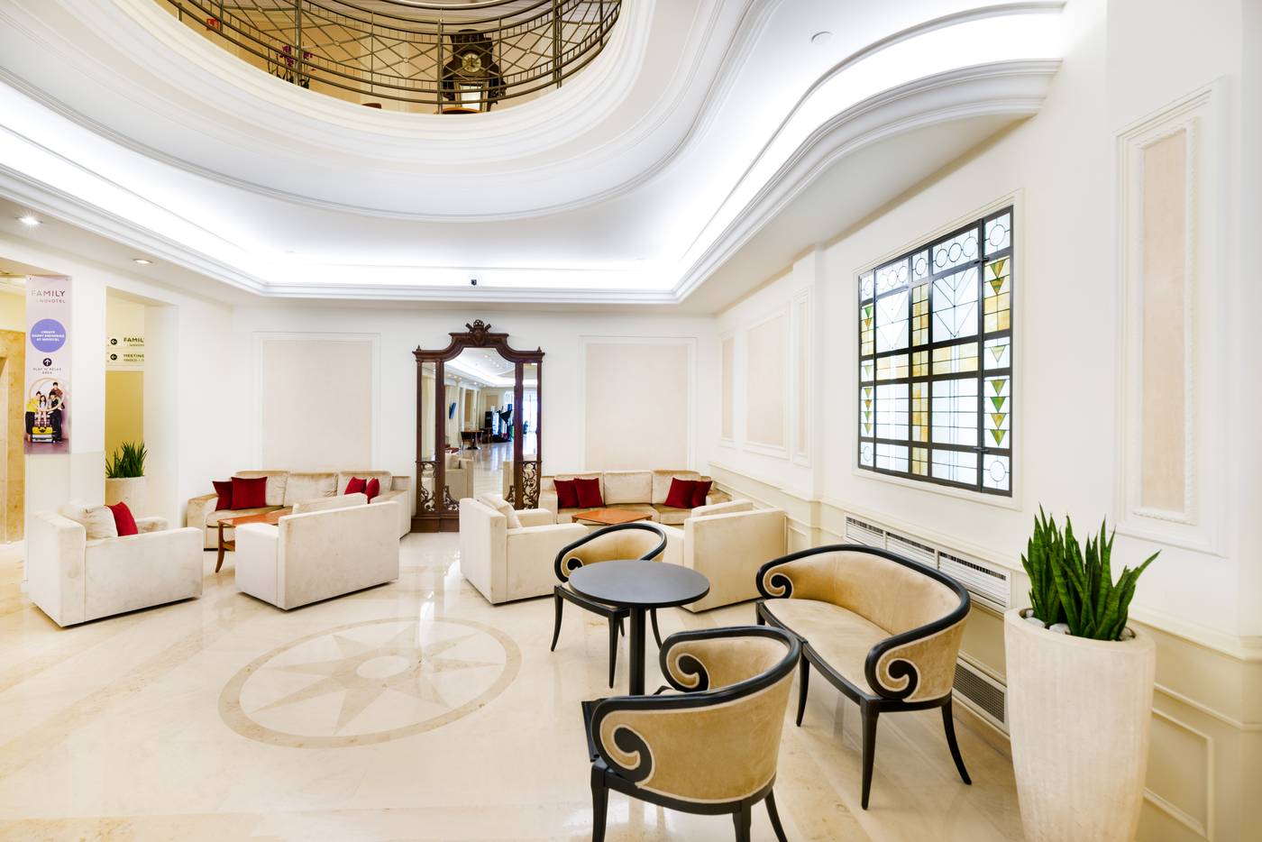 Novotel-Budapest-Centrum-Lobby-13