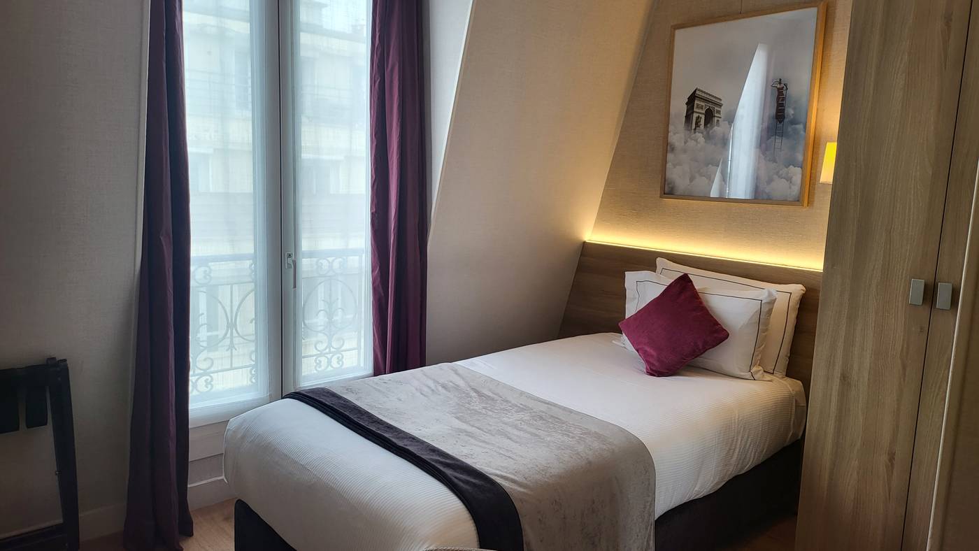 Magda-Champs-Elysees-Room-20