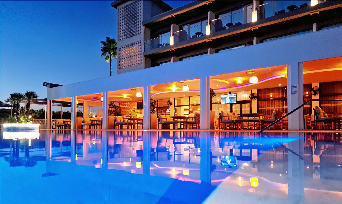 Sveltos-Hotel-Pool-10