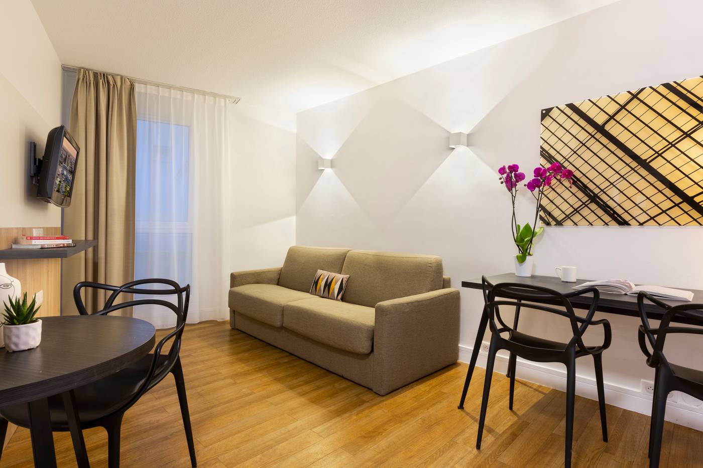 Citadines-Tour-Eiffel-Room-16