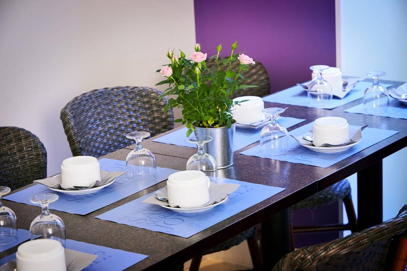 Kyriad-Par----s-10---Canal-Saint-Martin--R----publique-Restaurant-23