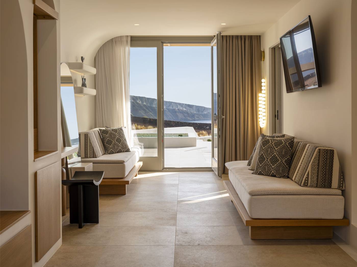 Santo Mine Oia Suites