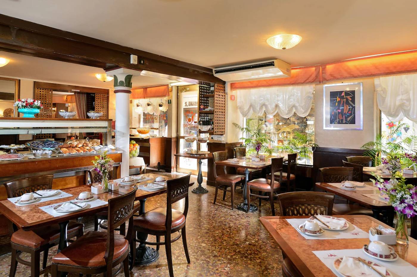 Ambassador-Tre-Rose-Restaurant-18