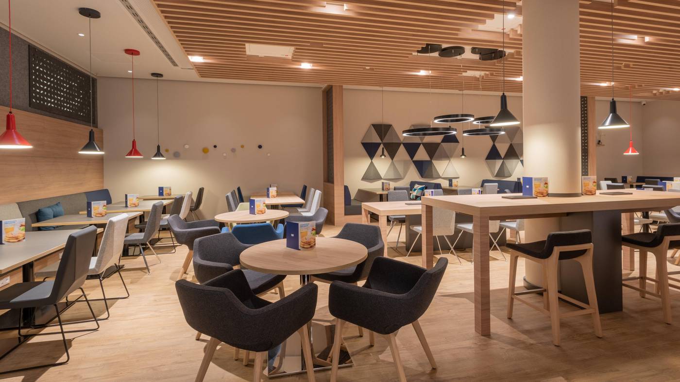 Holiday-Inn-Express-and-Suites-Potsdam-Restaurant-16