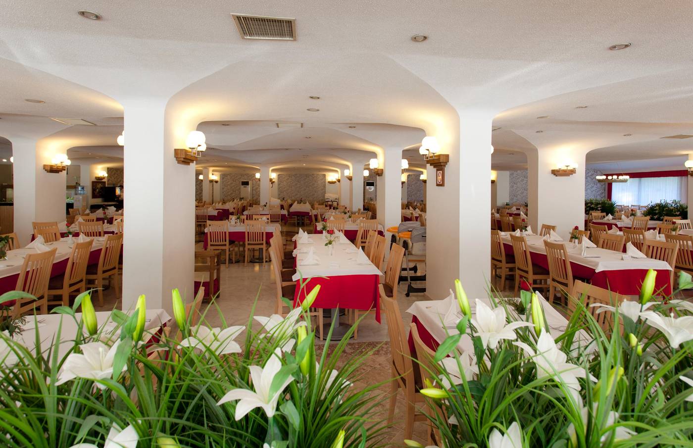 Febeach-Hotel-Side-Restaurant-18