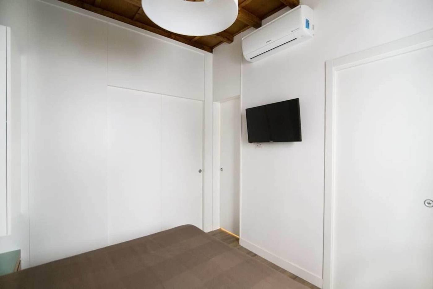 Domenichino-Luxury-Home-Room-36