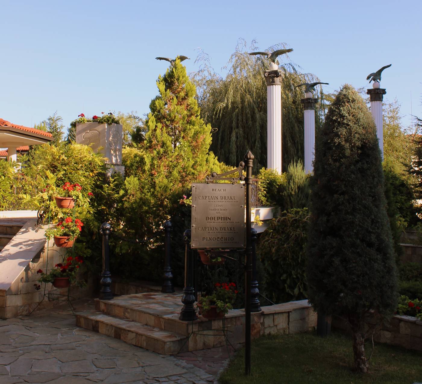 Royal-Palace-Helena-Sands-General-view-4