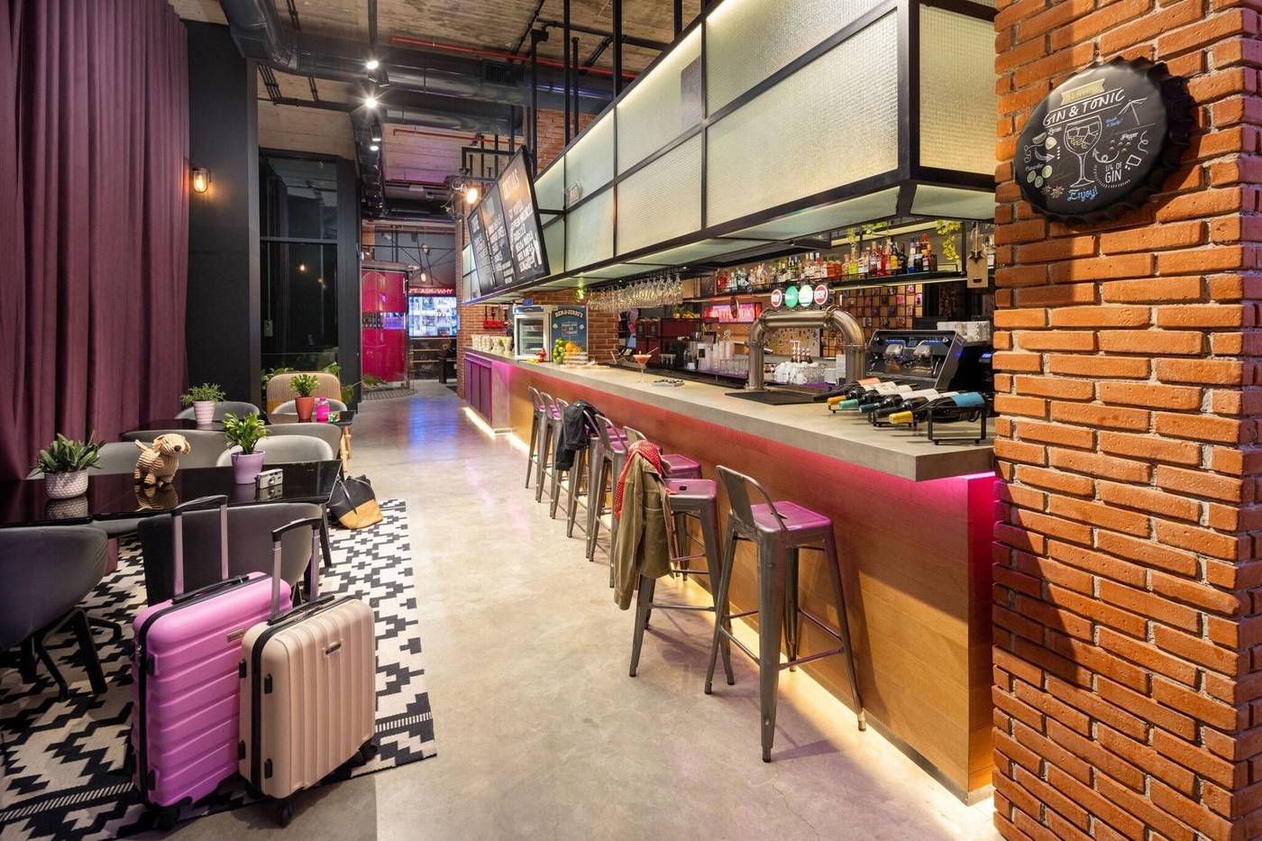 Moxy-Lisbon-City-Restaurant-15
