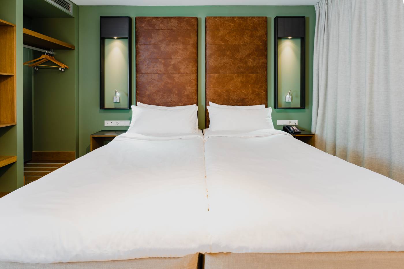 Hotel-De-Hallen-Room-34