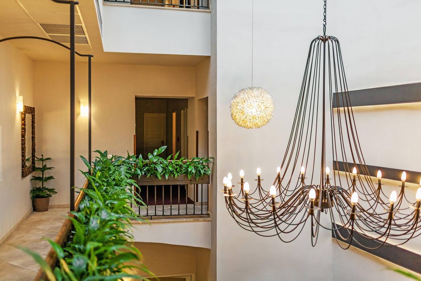 Residence-Agnes-Lobby-21