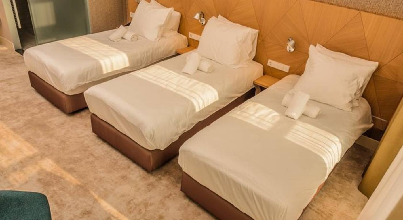 Amadi-Panorama-Hotel-Room-15