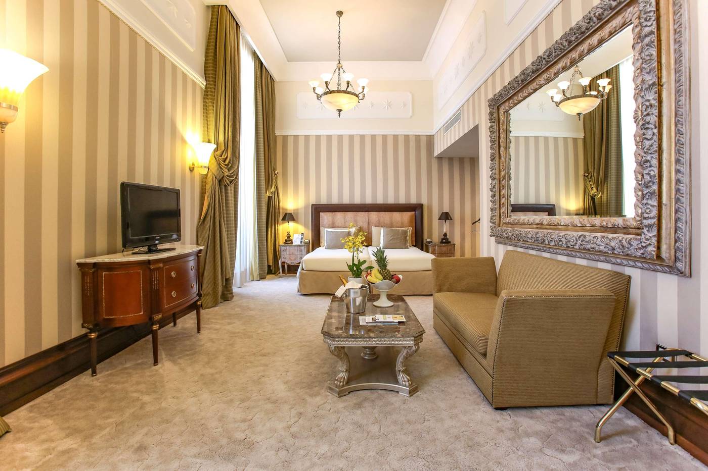 Anantara-Palazzo-Naiadi-Rome-Hotel-Room-30