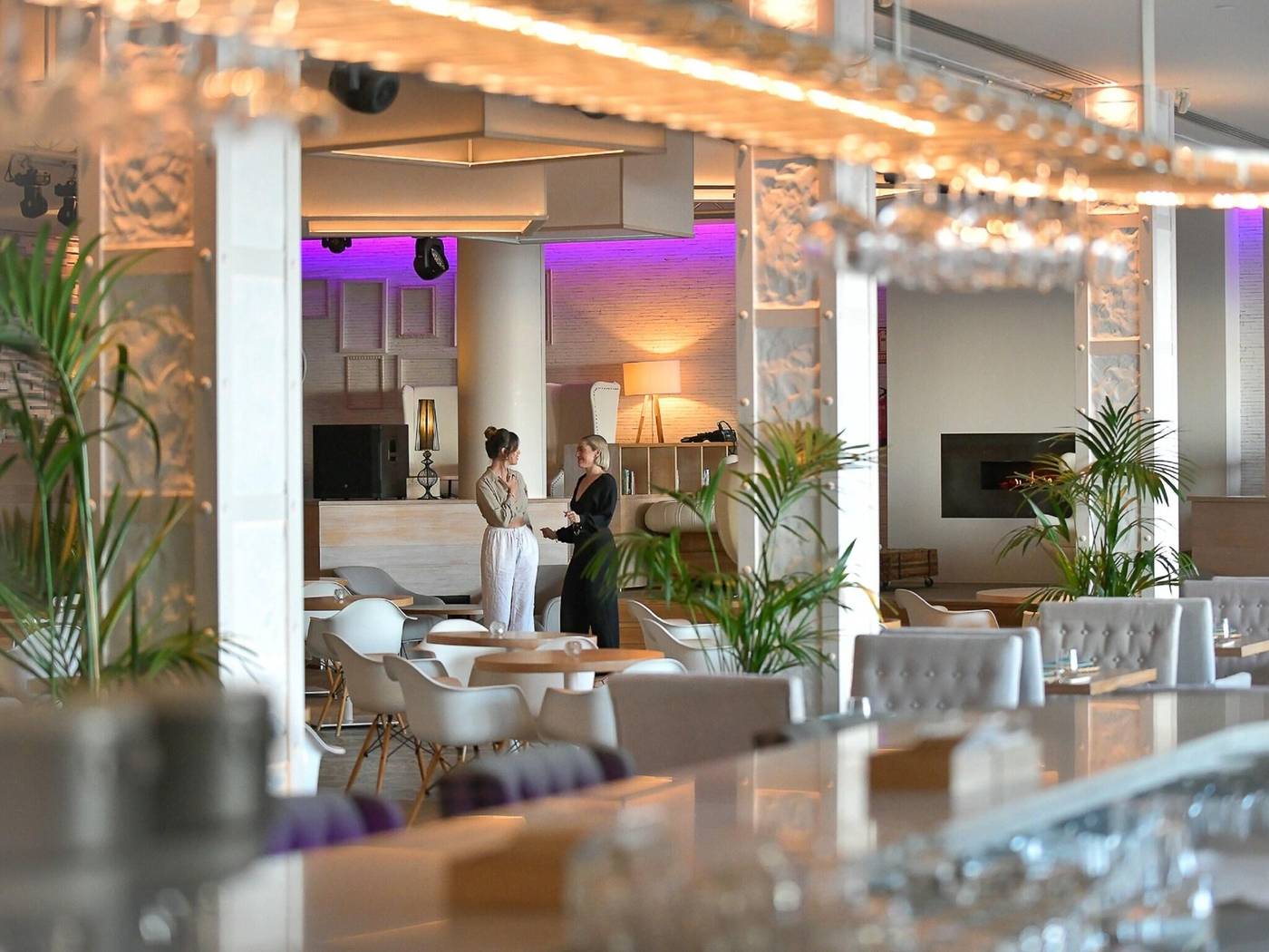 Am----re-Marbella-Beach-Hotel-Lobby-52
