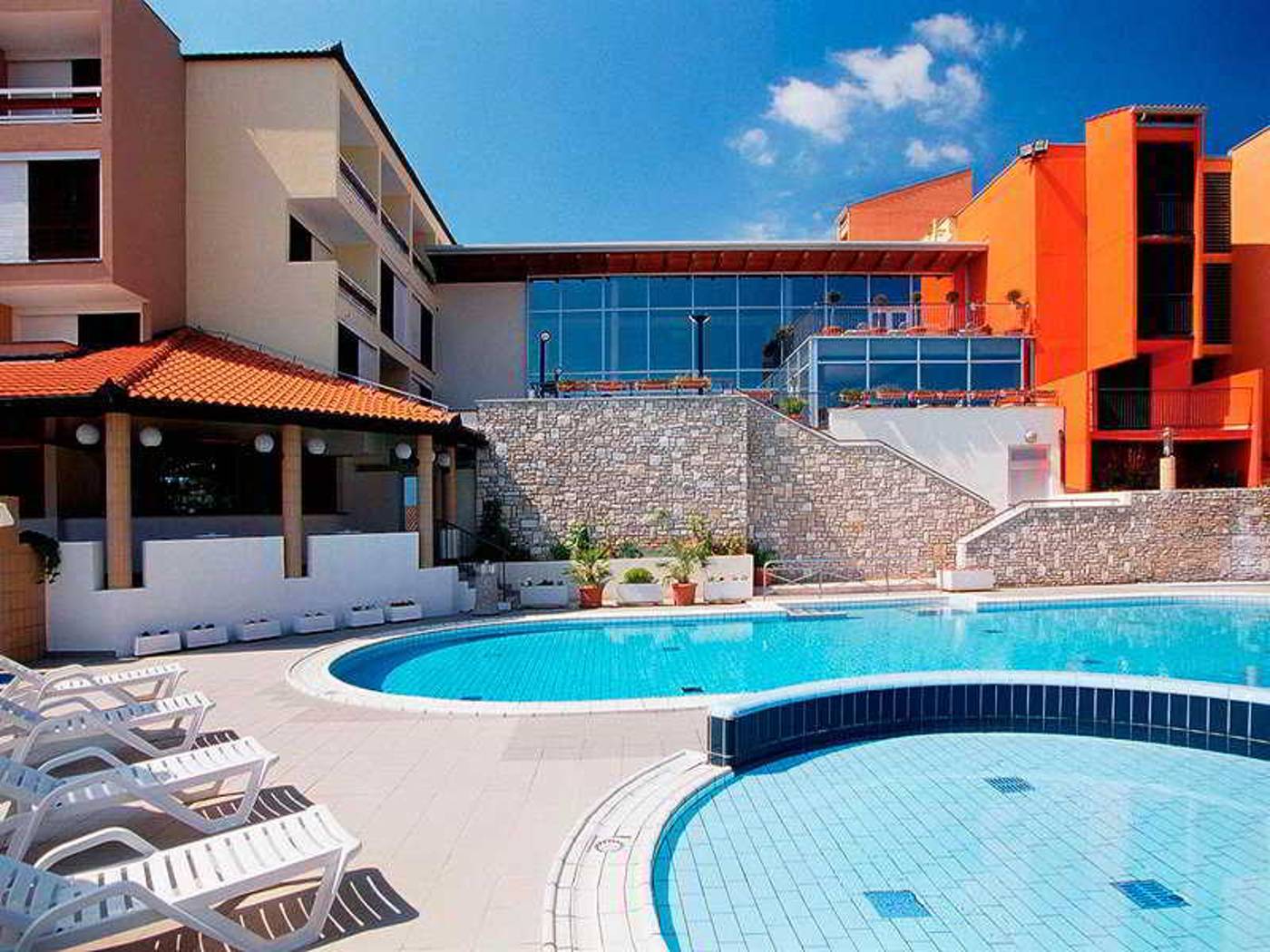 Albona-Hotel---Residence-Pool-1