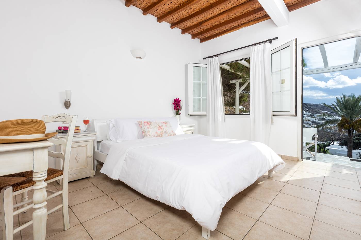 Rhenia-Bungalows-Room-7