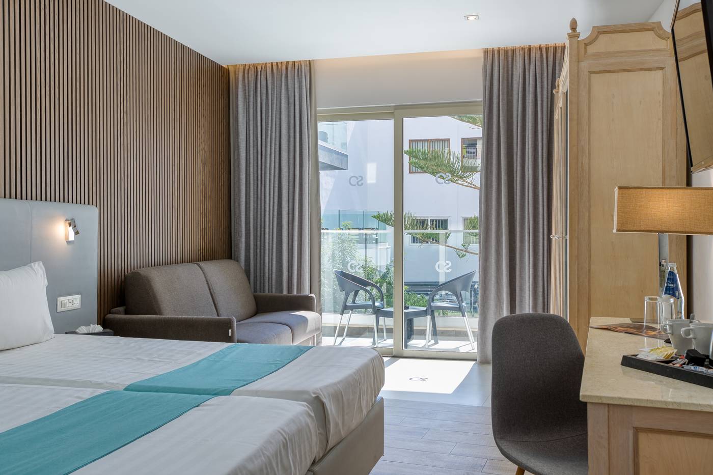 Solana-Hotel---Spa-Room-29