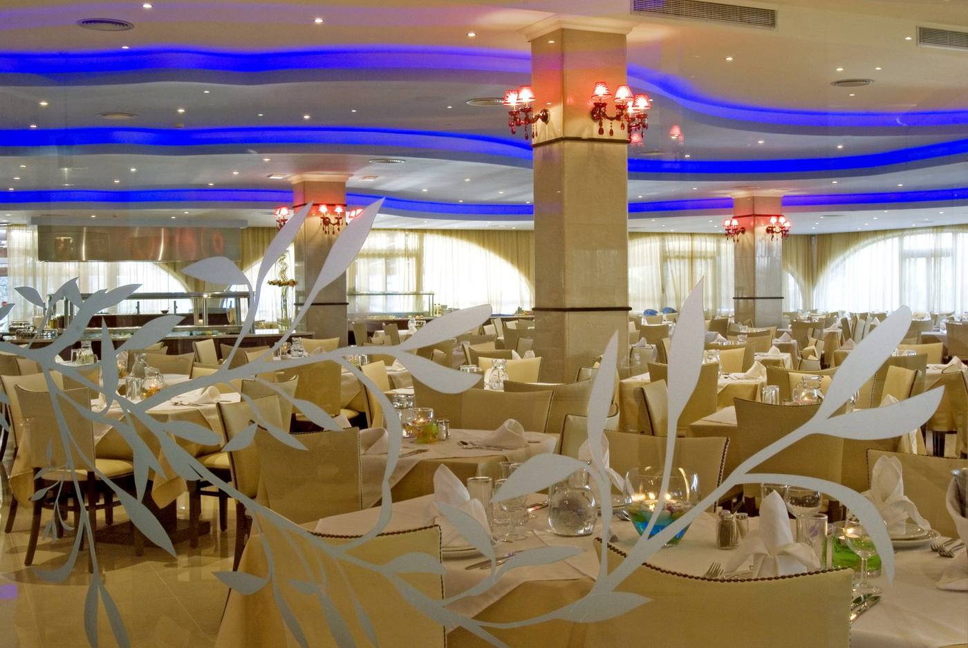 Lydia-Maris-Lobby-55