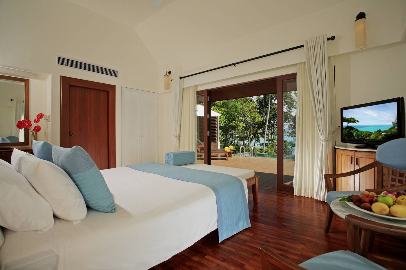 Centara-Villas--Phuket-Room-14