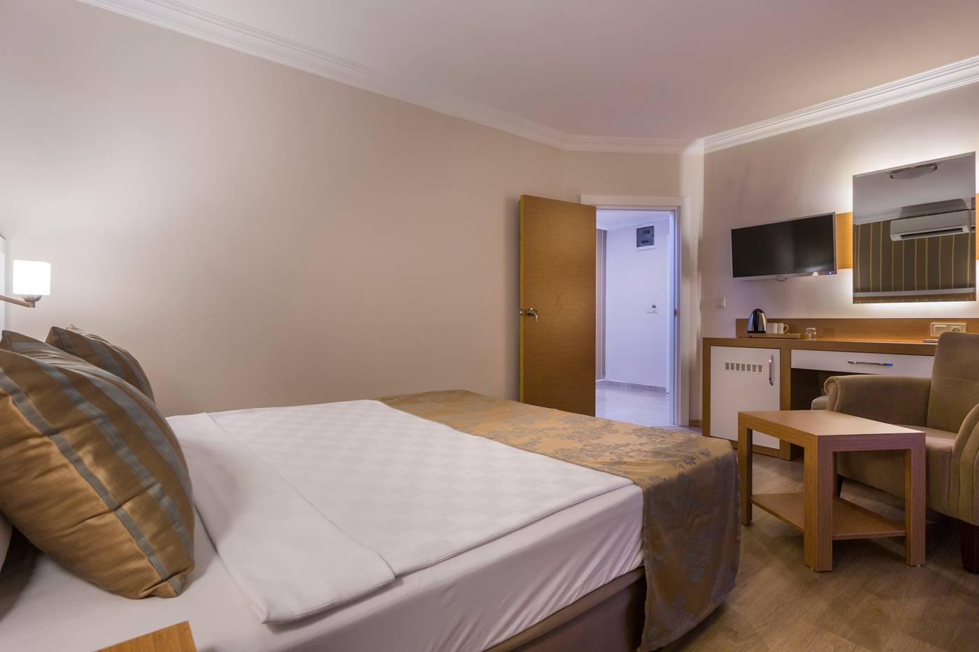 Lonicera-City-Hotel-Room-19