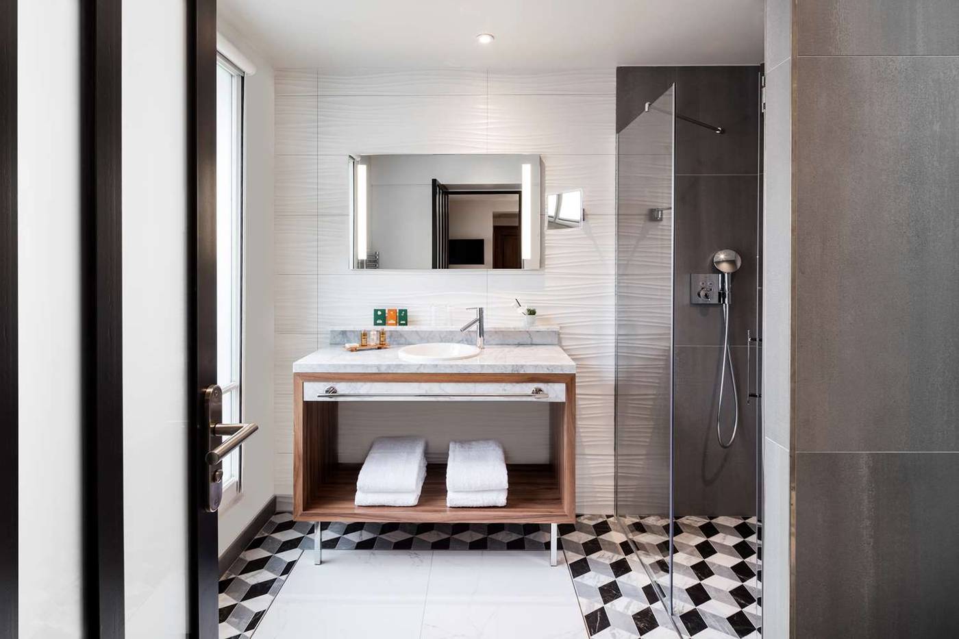 Hotel-Mayflower-Opera-Room-35