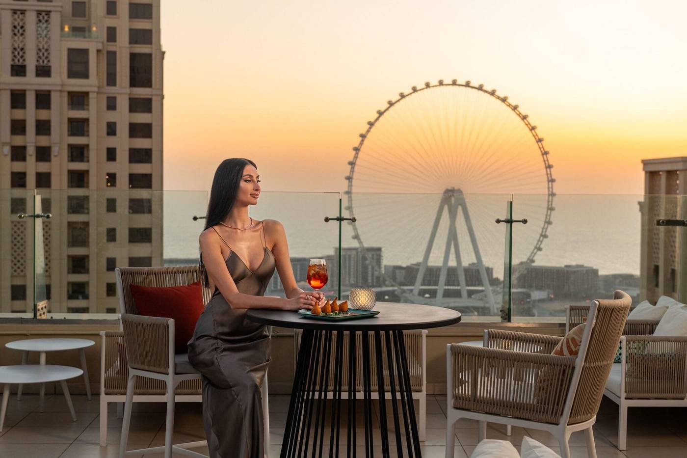 Delta-Hotels-by-Marriott-Jumeirah-Beach-Restaurant-20