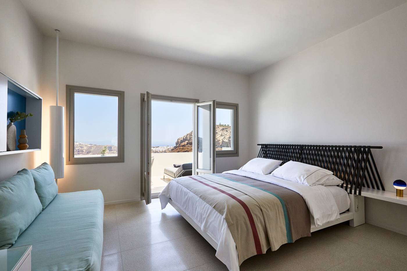 Alti-Santorini-Suites-Room-9