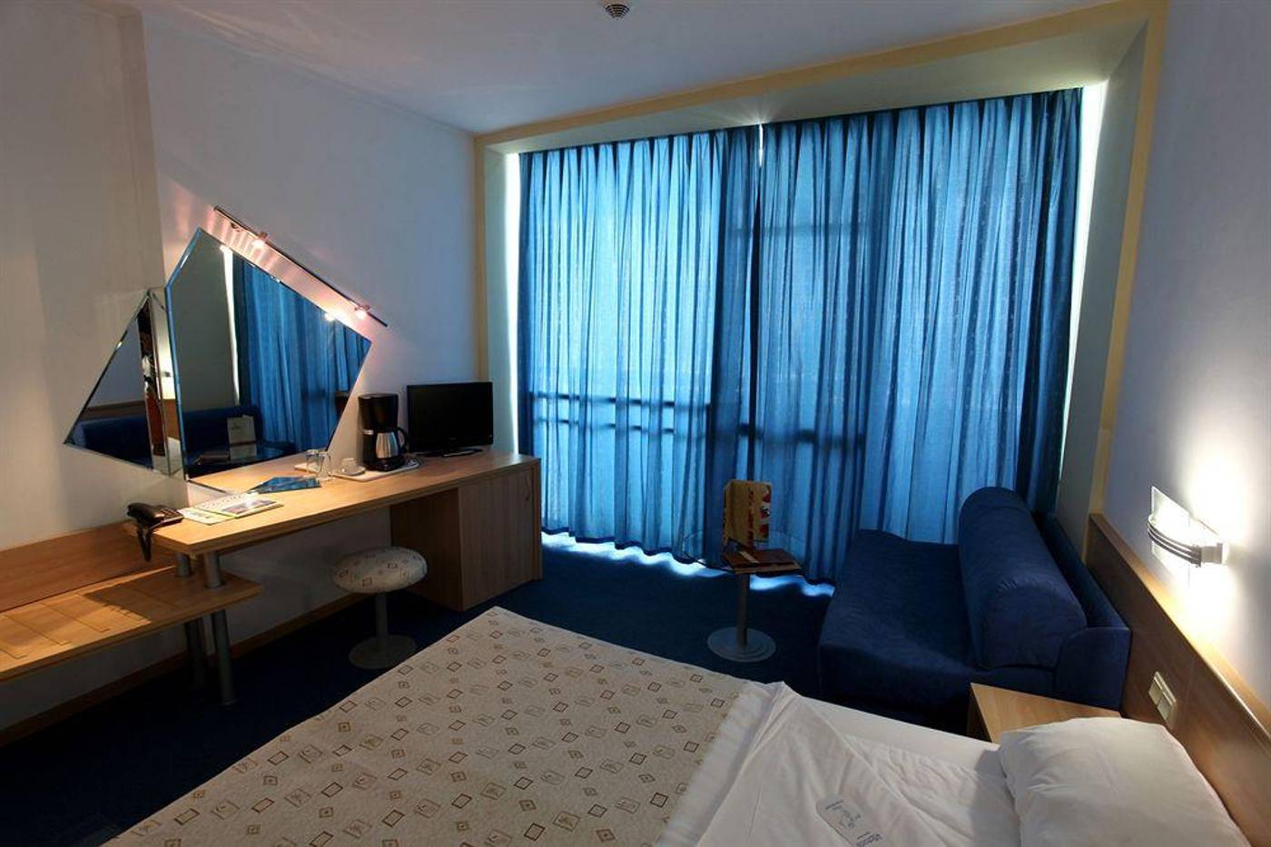 Grand-Victoria-Room-11