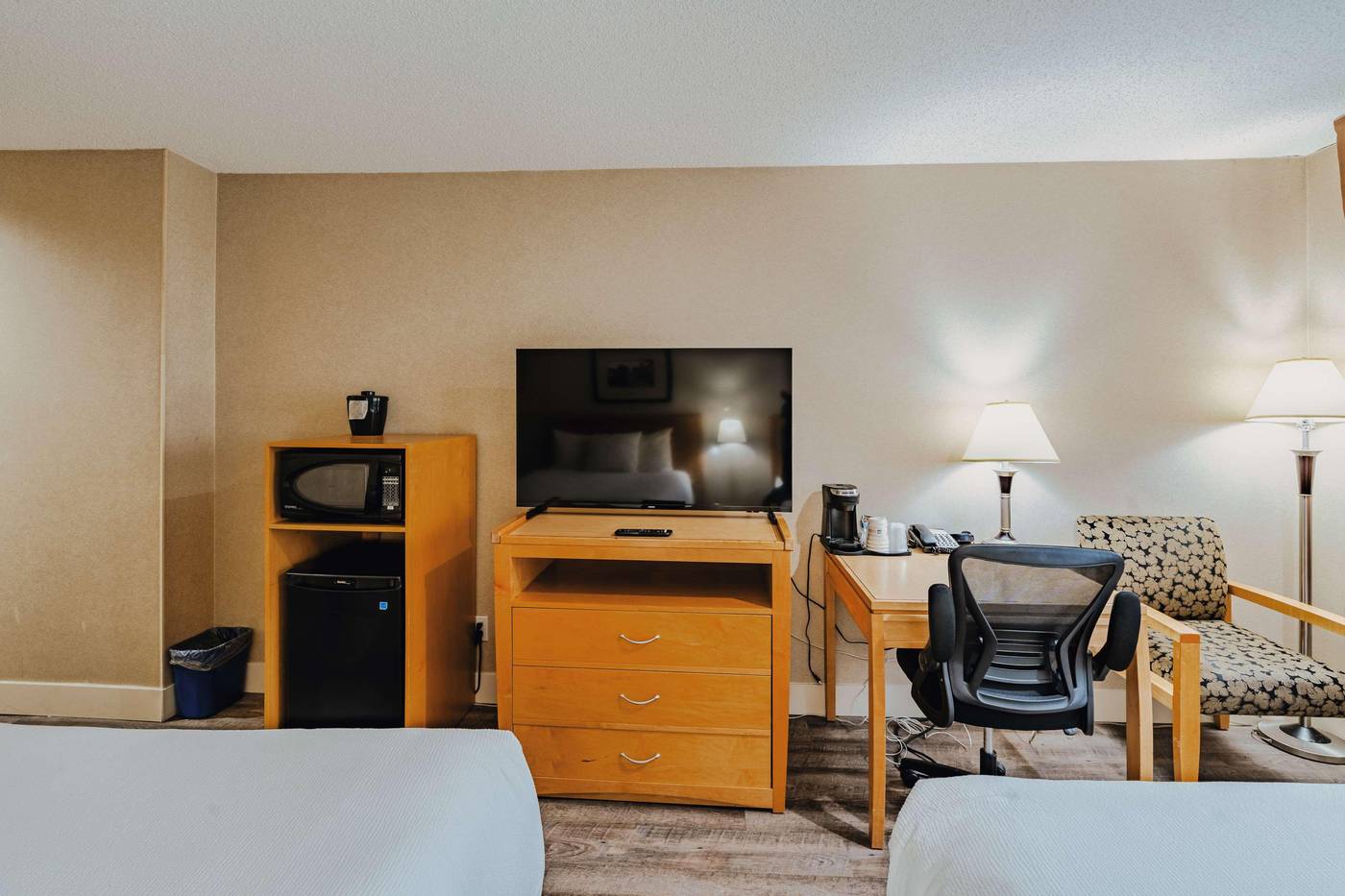 SureStay-Plus-Hotel-by-Best-Western-Coquitlam-Room-37
