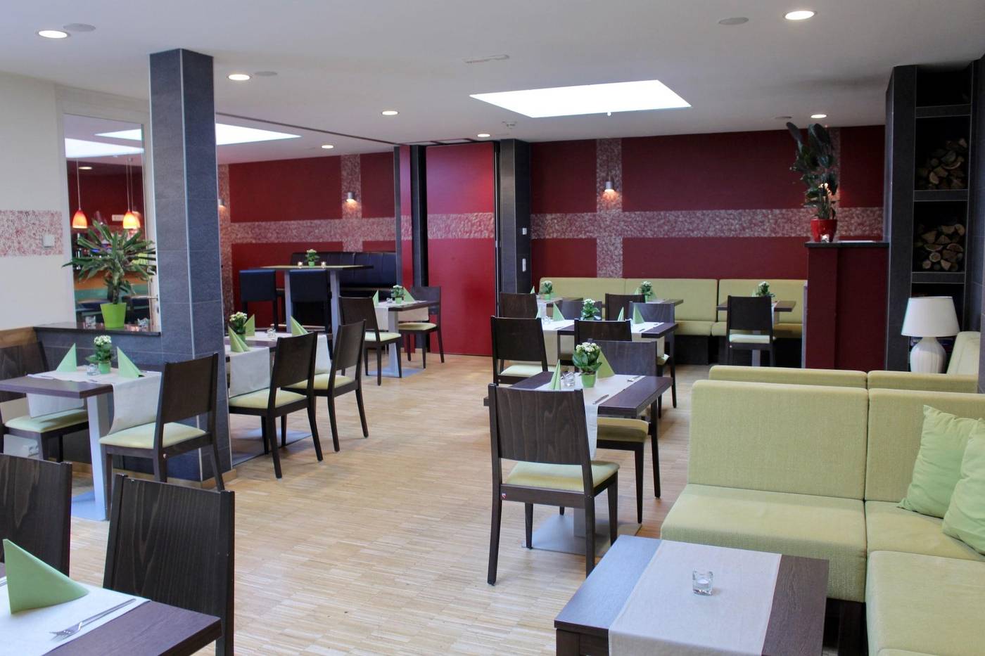 Holi-Hostel-Hotel-Restaurant-6