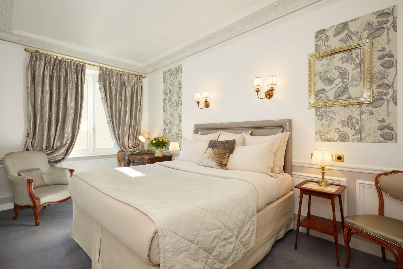 Regina-Hotel-Room-46