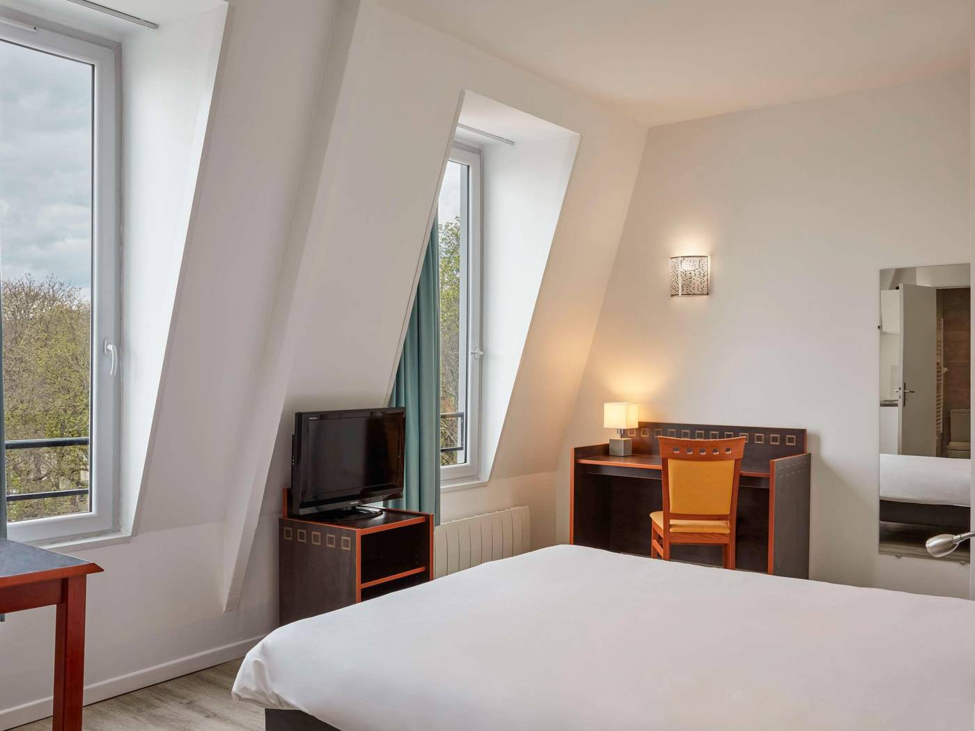 Aparthotel-Adagio-access-Paris-Philippe-Auguste-Room-11