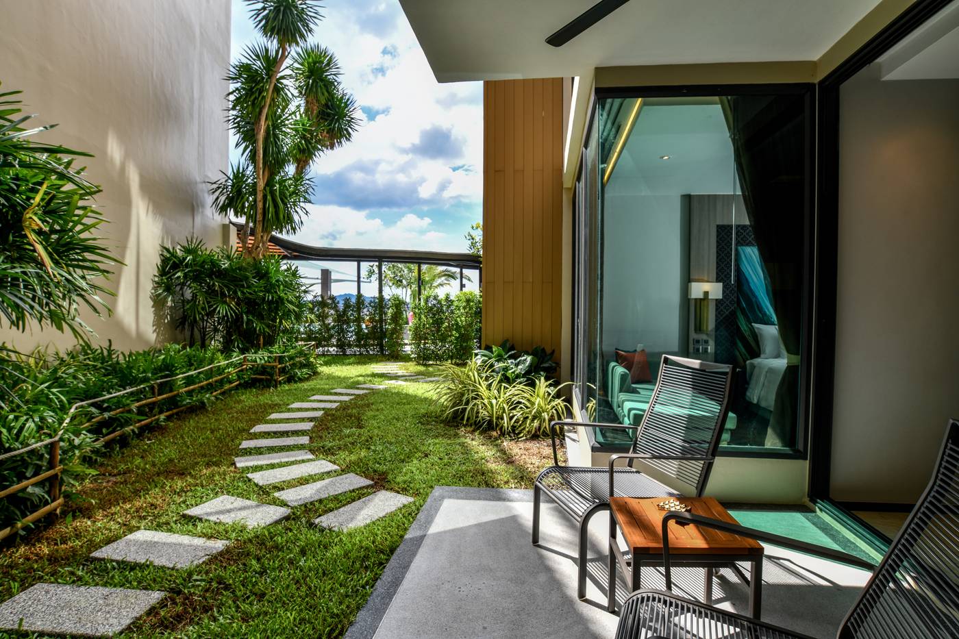 SKYVIEW-Resort-Phuket-Patong-Beach-Room-5