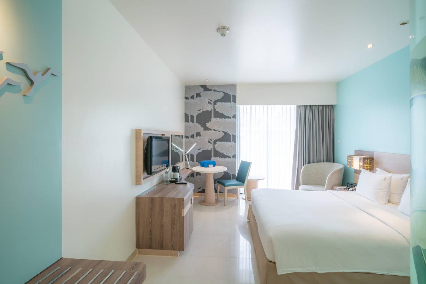 Holiday-Inn-Express-Phuket-Patong-Beach-Central-Room-33