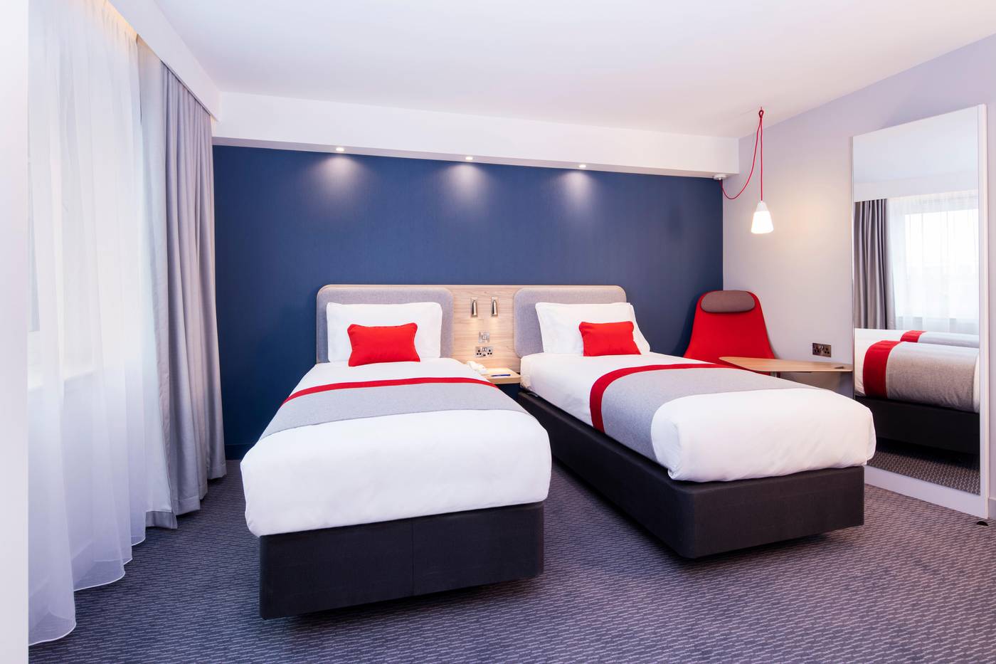 Holiday Inn Express And Suites Basel - Allschwil-Switzerland-Basel - Allschwil-Room-9