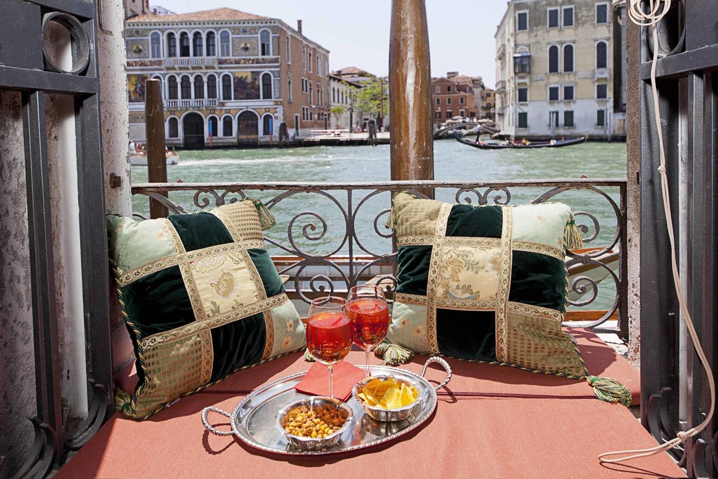 Palazzetto-Pisani-Room-1