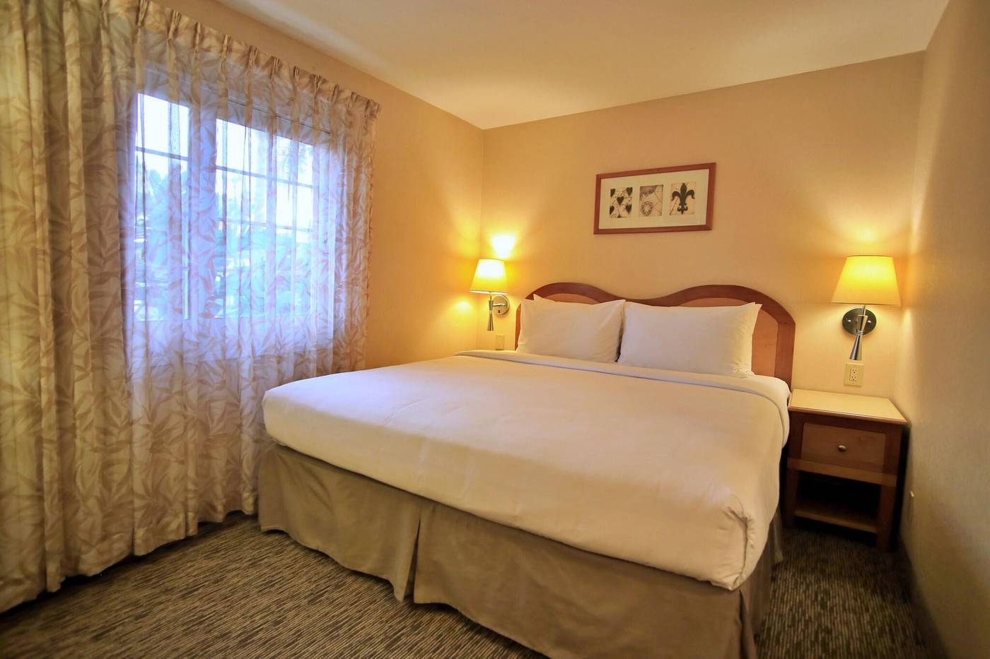 Anaheim-Portofino-Inn-Suites-Room-14