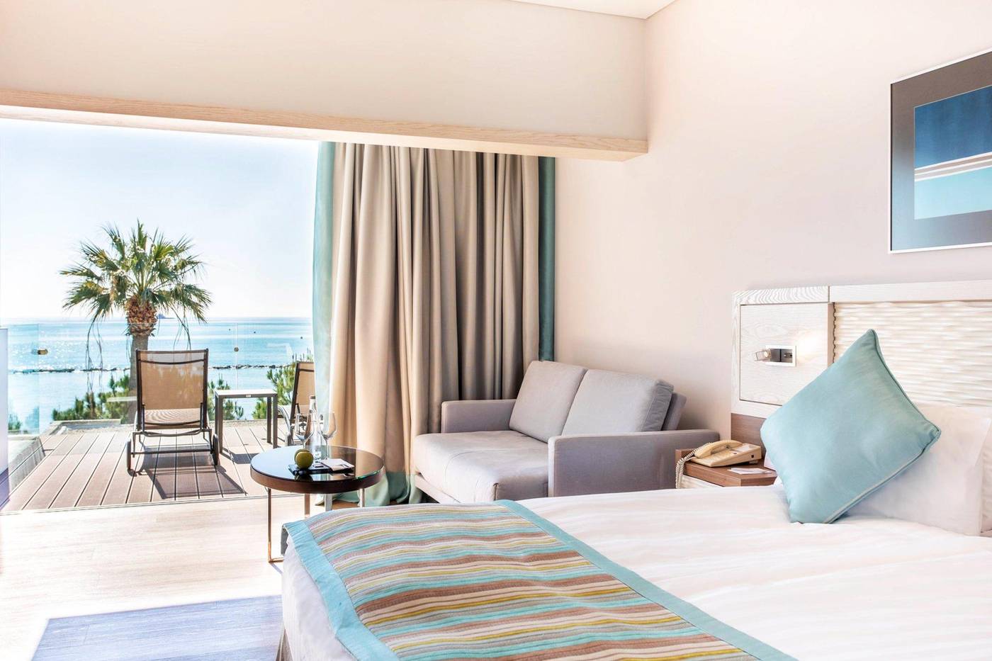 Crowne-Plaza-Limassol-Room-22