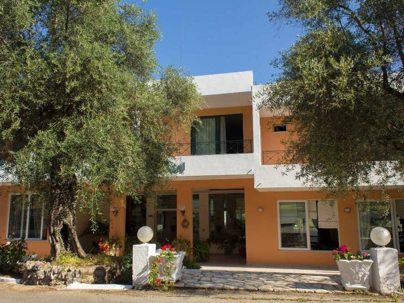 Saint-Nicholas-General-view-12