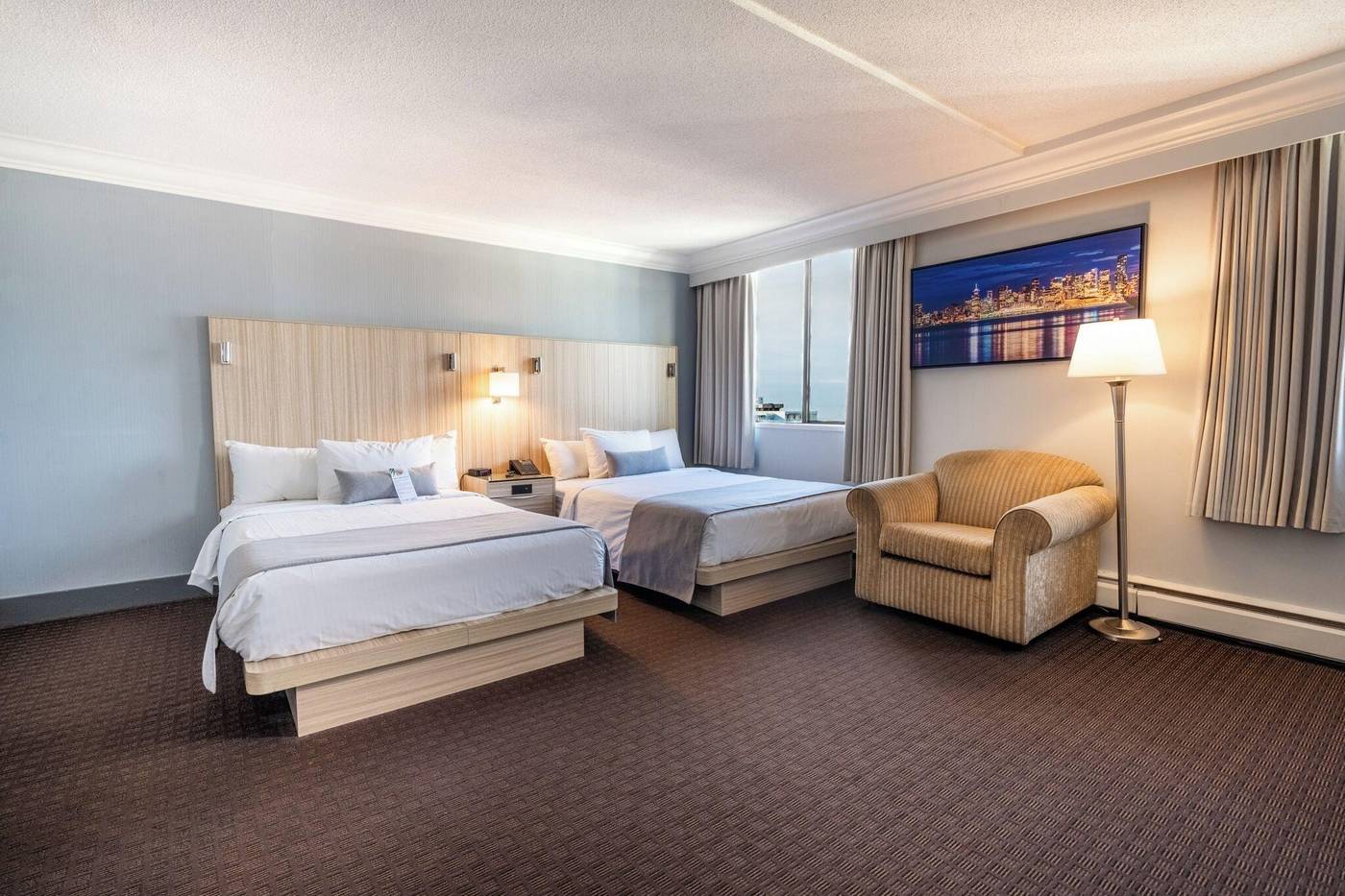 Century-Plaza-Hotel---Spa-Vancouver-Room-61