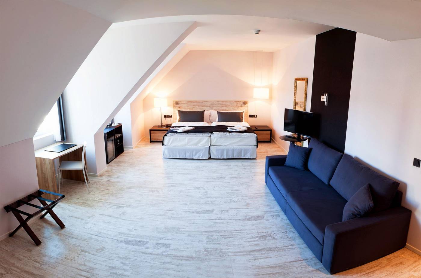 Catalonia-Berlin-Mitte-Room-10