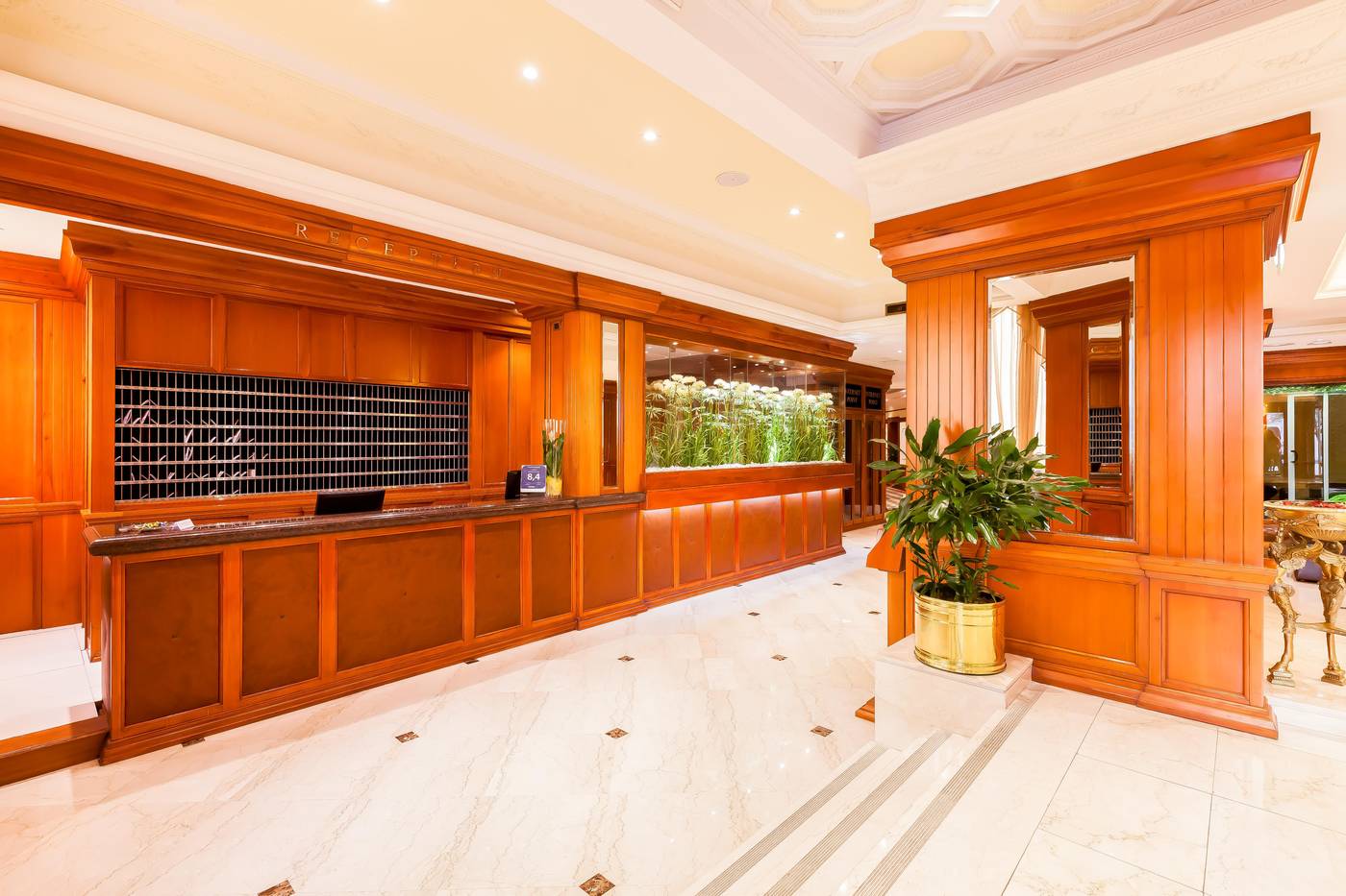 Radisson-Blu-Ghr-Hotel-Rome-Lobby-13