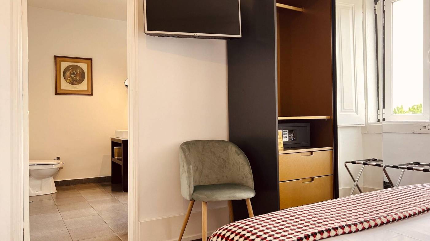 Casa-Do-Jasmim-By-Shiadu-Room-35