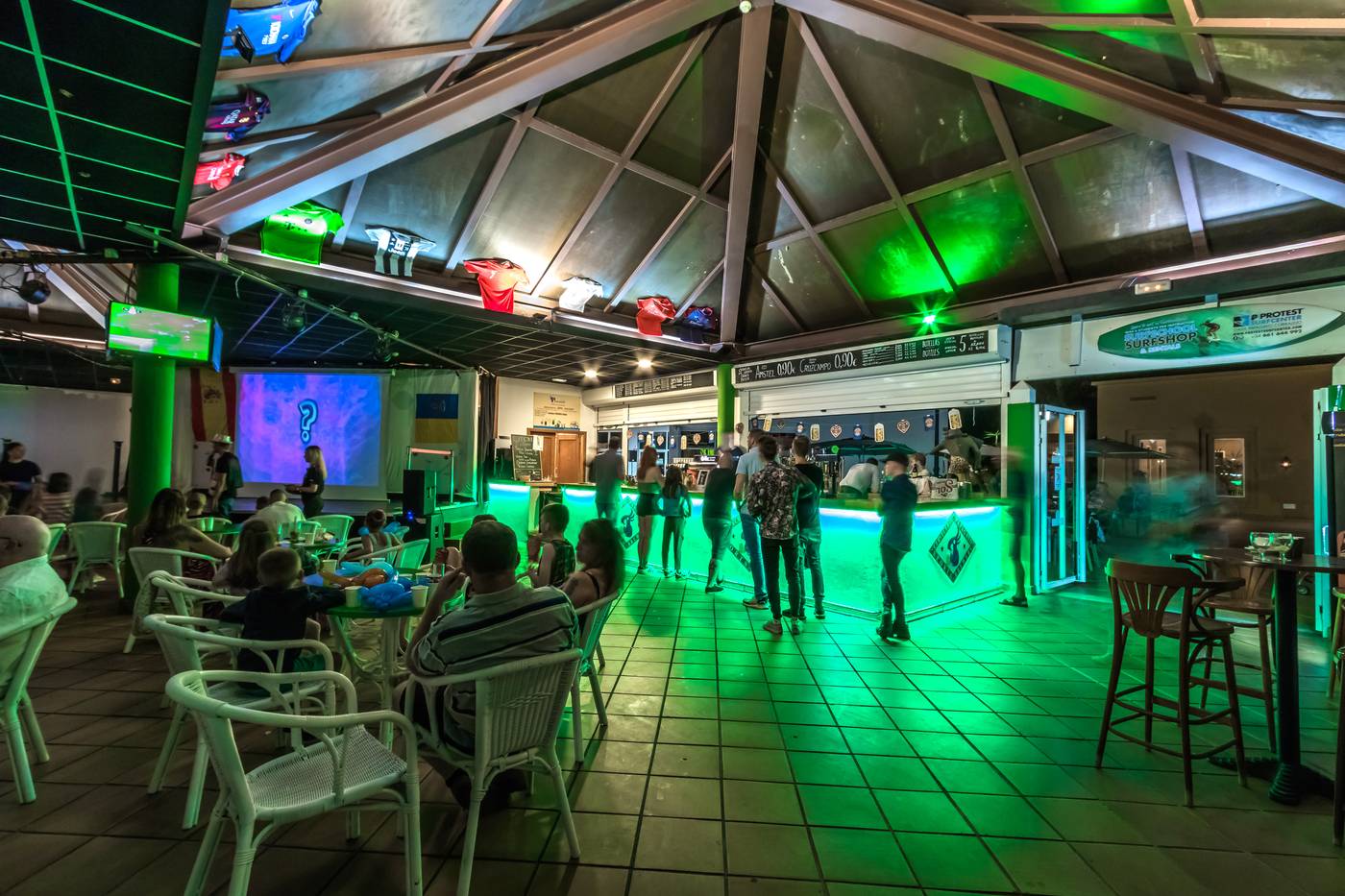 Oasis-Papagayo-Sport---Family-Bar-62