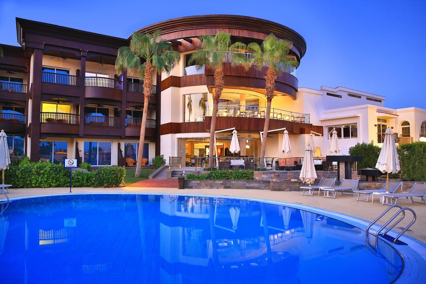 The-Royal-Savoy-Sharm-El-Sheikh-General-view-3