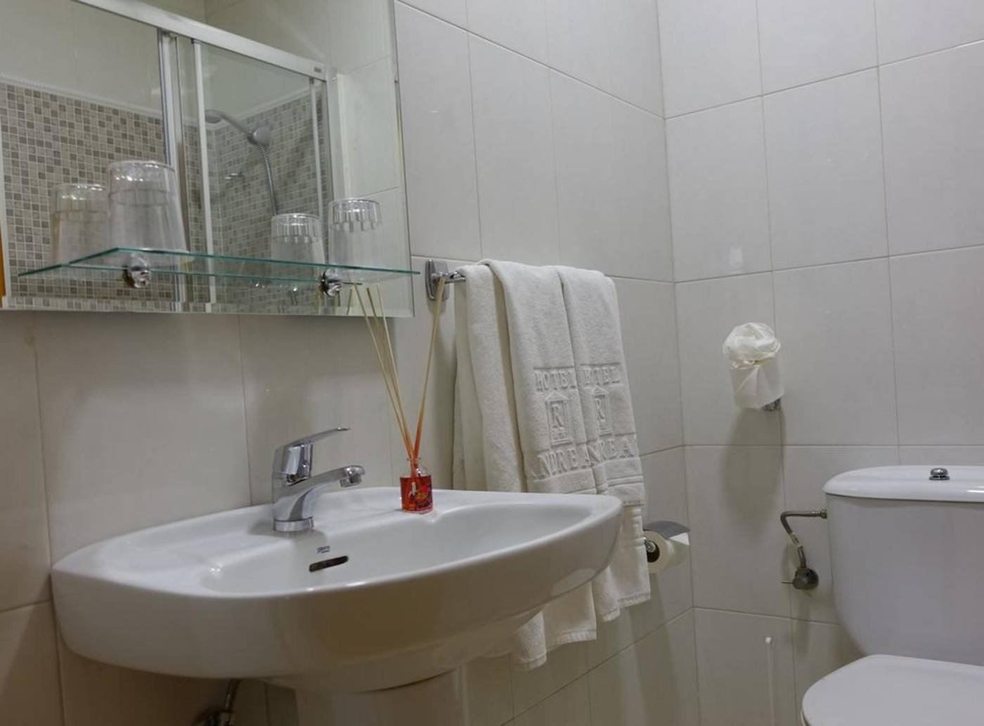 Andreas-Hotel-Room-10