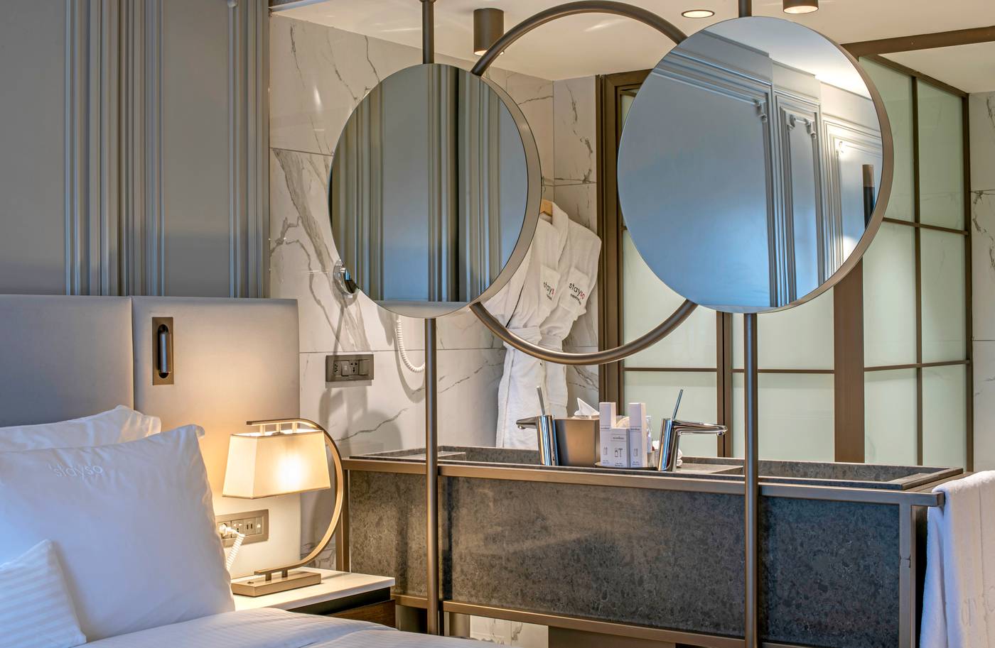 Stayso-The-House-Hotel-Room-8